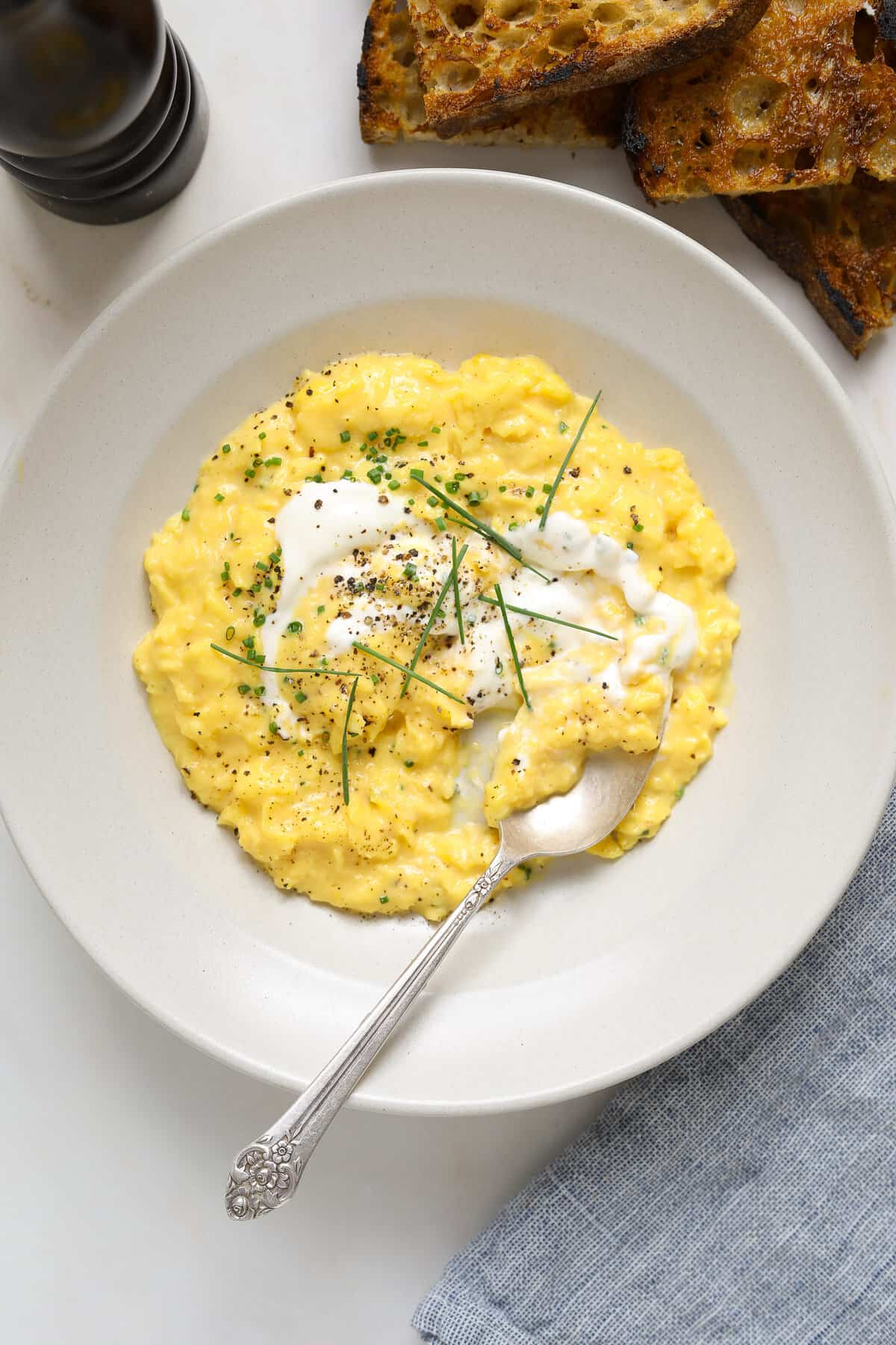 Soft Scrambled Eggs with Crème Fraîche and Chives